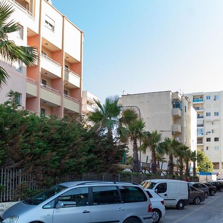 1 Bedroom Apartment With Fast Internet And Sea View Balcony In دراس المظهر الخارجي الصورة